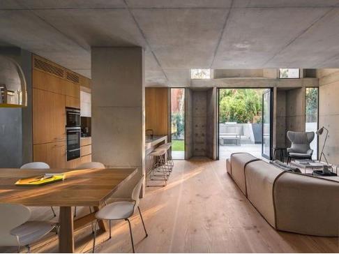 隨著建筑節(jié)能理念的推廣深入，節(jié)能隔熱涂料的使用正變得越來越普及