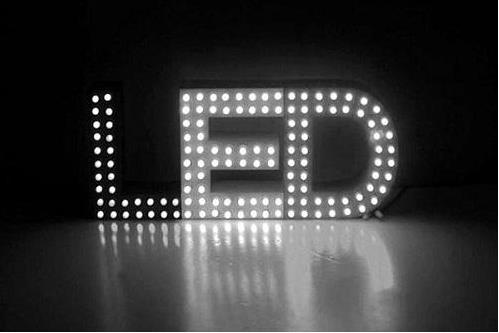 LED行業(yè)發(fā)展快速，2020年預(yù)計滲透率將達到70%??