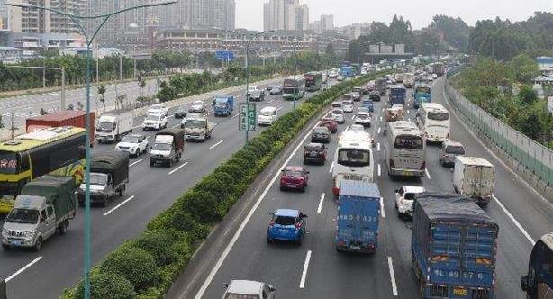 公安部：全國機(jī)動車保有量達(dá)3.25億輛，機(jī)動車駕駛?cè)诉_(dá)4.07億人