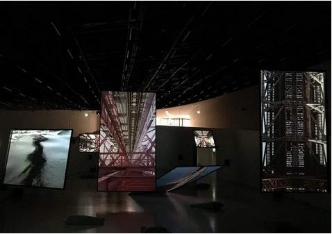 我國(guó)博物館產(chǎn)業(yè)基礎(chǔ)比較薄弱，與發(fā)達(dá)國(guó)家相比差距很大