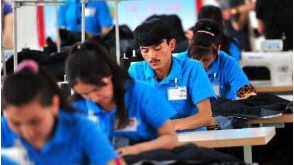 2018年，新疆促進(jìn)47.58萬城鎮(zhèn)人口實現(xiàn)就業(yè)，城鎮(zhèn)登記失業(yè)率控制在3.3%???