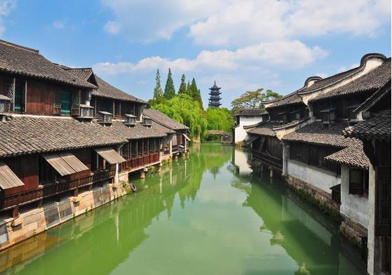 2019年旅游人數(shù)仍處增長(zhǎng)態(tài)勢(shì)，將達(dá)60.6億人次，各地紛紛出臺(tái)新一輪文化旅游規(guī)劃??