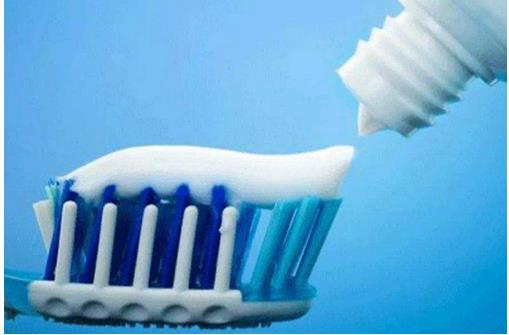 國(guó)內(nèi)牙膏市場(chǎng)當(dāng)中，外資品牌仍具占有較大的比重，本土企業(yè)要與時(shí)俱進(jìn)，轉(zhuǎn)型升級(jí)