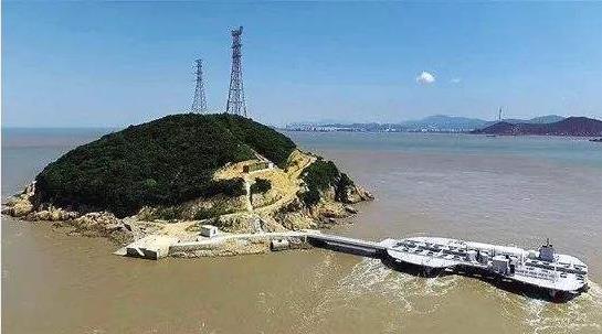 潮汐能具有儲量大影響因素少、可靠性高及能量轉(zhuǎn)化效率高等優(yōu)點，利用前景廣闊