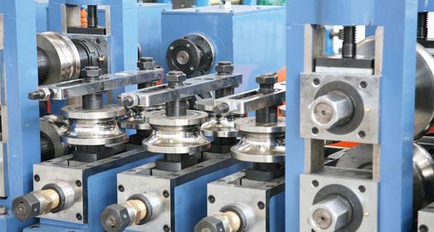 近年來隨著汽車工業(yè)等的高速發(fā)展，我國模具產業(yè)也實現(xiàn)了快速增長