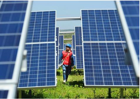 技術(shù)進(jìn)步和產(chǎn)業(yè)升級加快，成本顯著降低，光伏硅片已成為全球能源轉(zhuǎn)型的重要領(lǐng)域